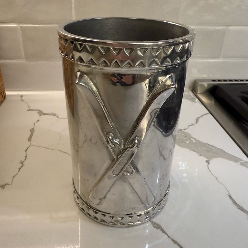 Mariposa Metal Crossed Skis Wine Bottle Holder